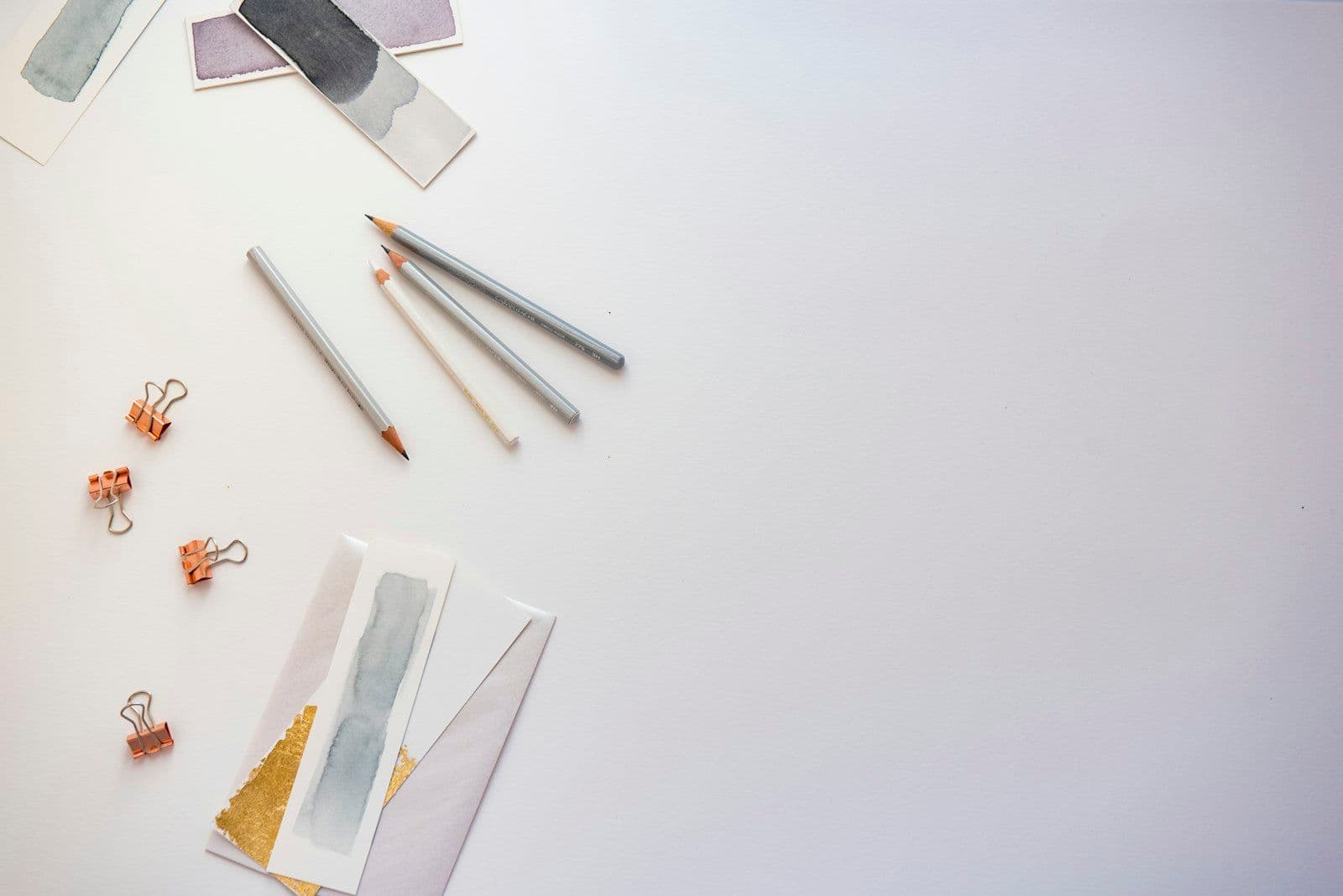 High angle photo of four pencils and greeting card, illustrating direct Furnisher Disputes Under FCRA Section 623.